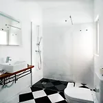 Alameda By Boutique Taipas Garagem Motos * بورتيماو